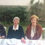 Idosos da FBB na tarde de chá e bolos na Cora Residencial.